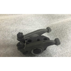 Коромысло клапанов 7024832 Bobcat