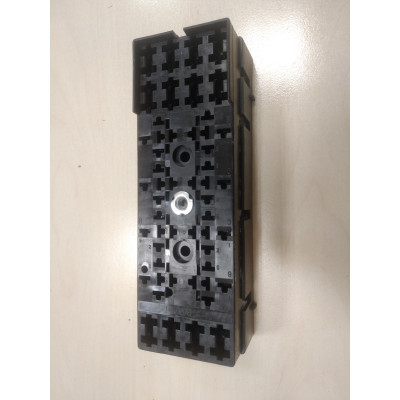 Корпус блока предохранителей 6673200