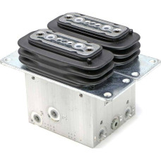 Двойной педальный клапан Bobcat, 6697935 Двойной педальный клапан Bobcat, 6697935