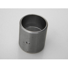 Втулка цилиндра тэч рамы 6805453 Bobcat